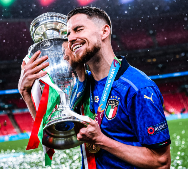 爱游戏官网-冰球再创历史，冠军实至名归的简单介绍