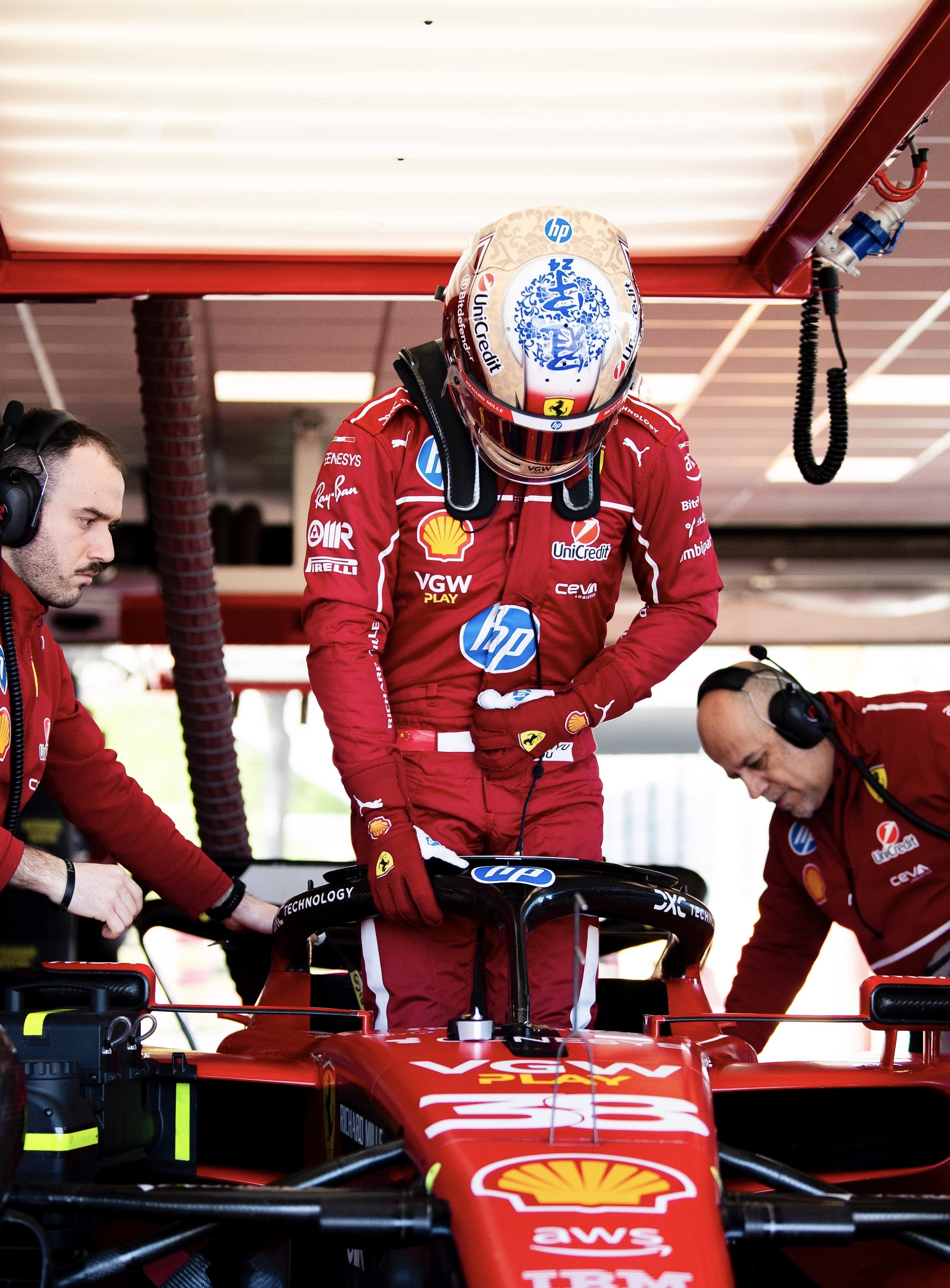 索伯车队横扫阿斯顿马丁，拉塞尔刷新纪录