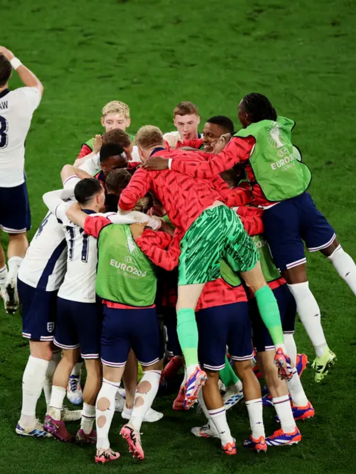 爱游戏大厅-葡萄牙队绝杀英格兰队,樊振东统治全场