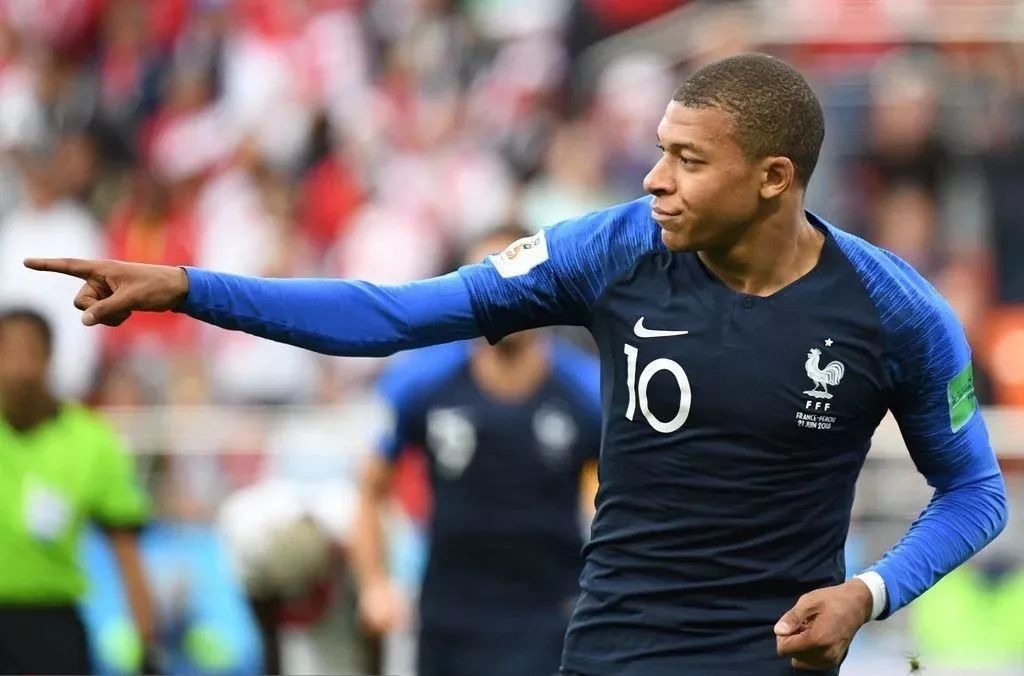 印度队完胜法国队，黄鸭组合统治全场