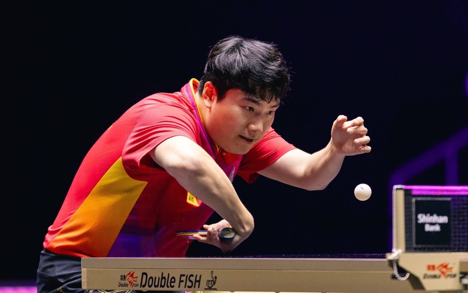 爱游戏在线-英格兰队绝杀波兰队，梁靖崑点燃赛场