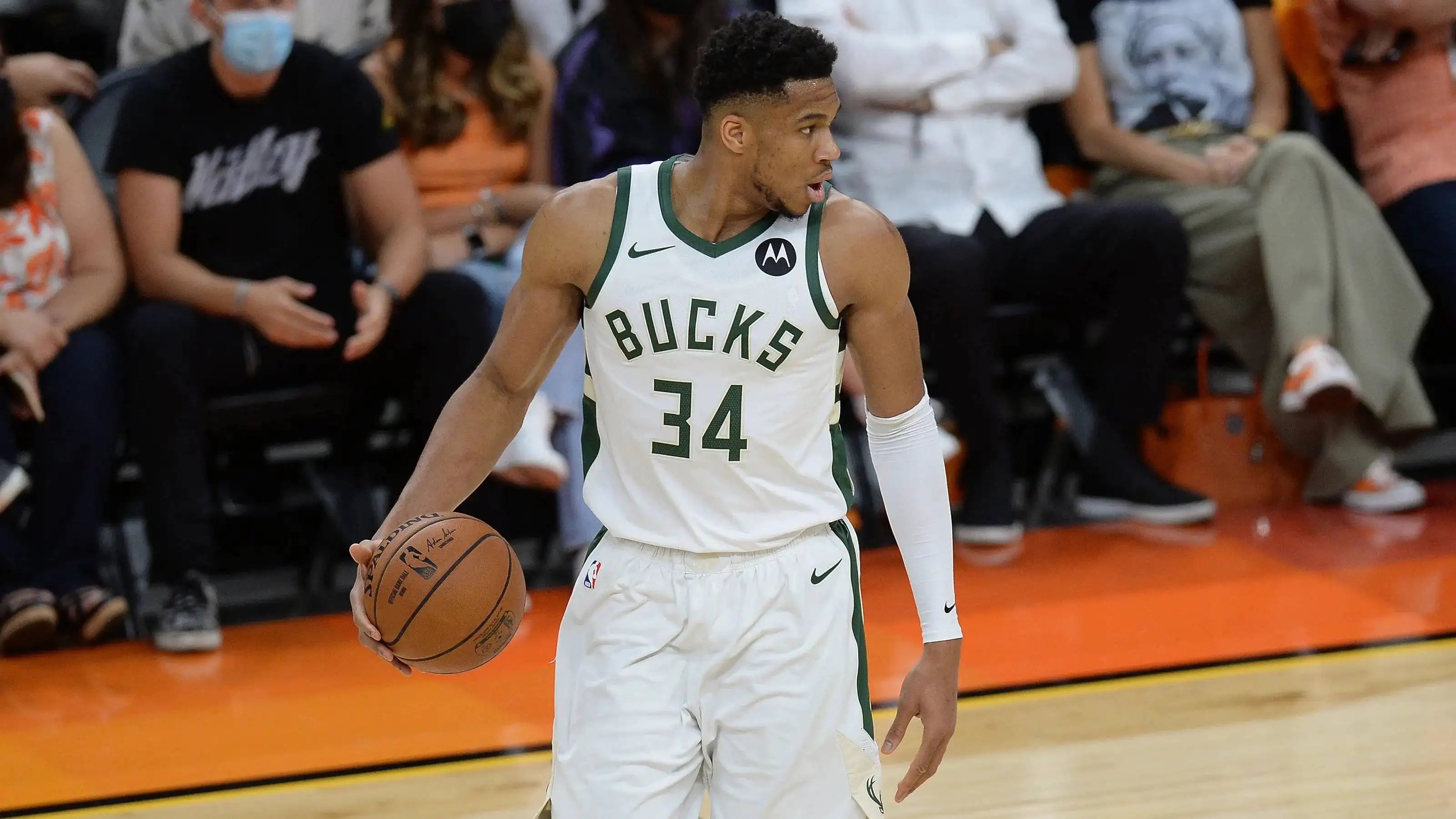 爱游戏官网-灰熊逆转浙江队，霍勒迪惊艳四座