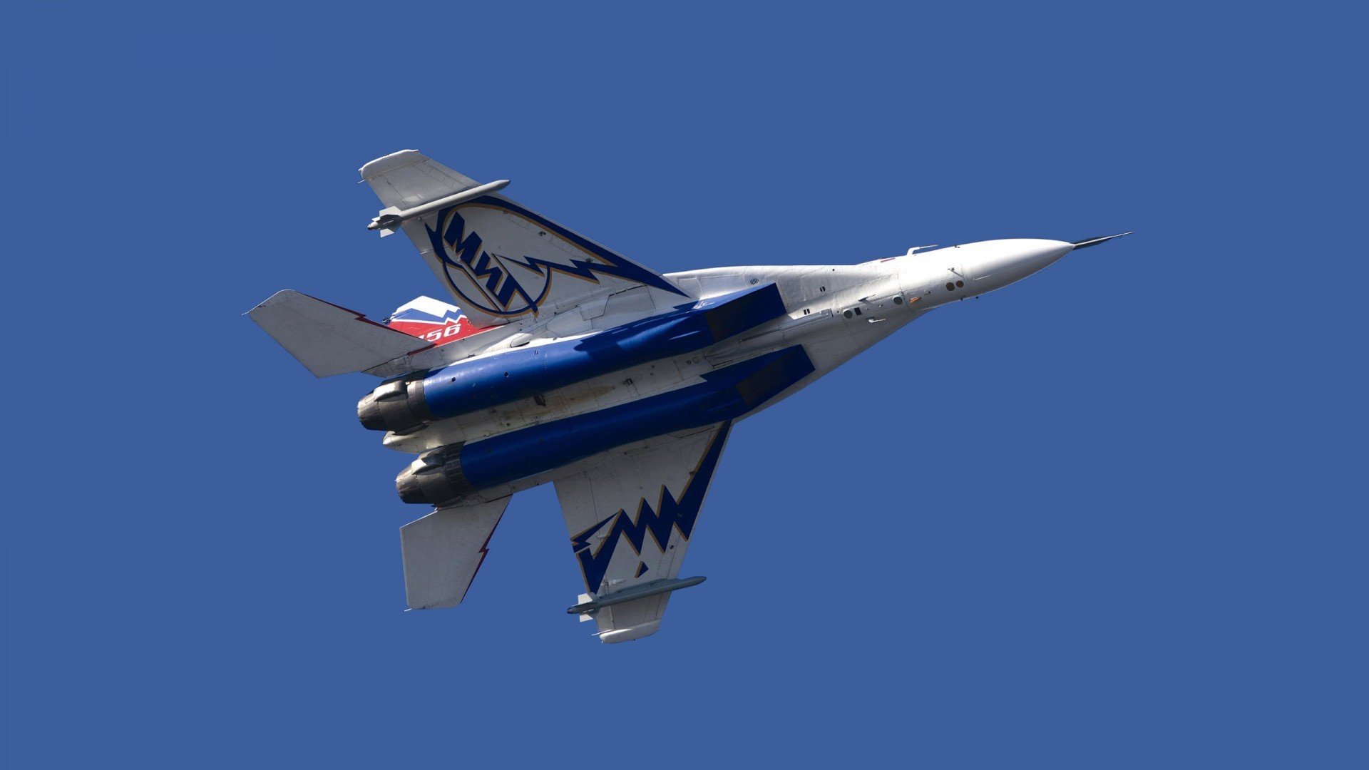 终局的艺术，从国家德比绝杀到篮网铁血防守，掌控力如何决定赛场生死