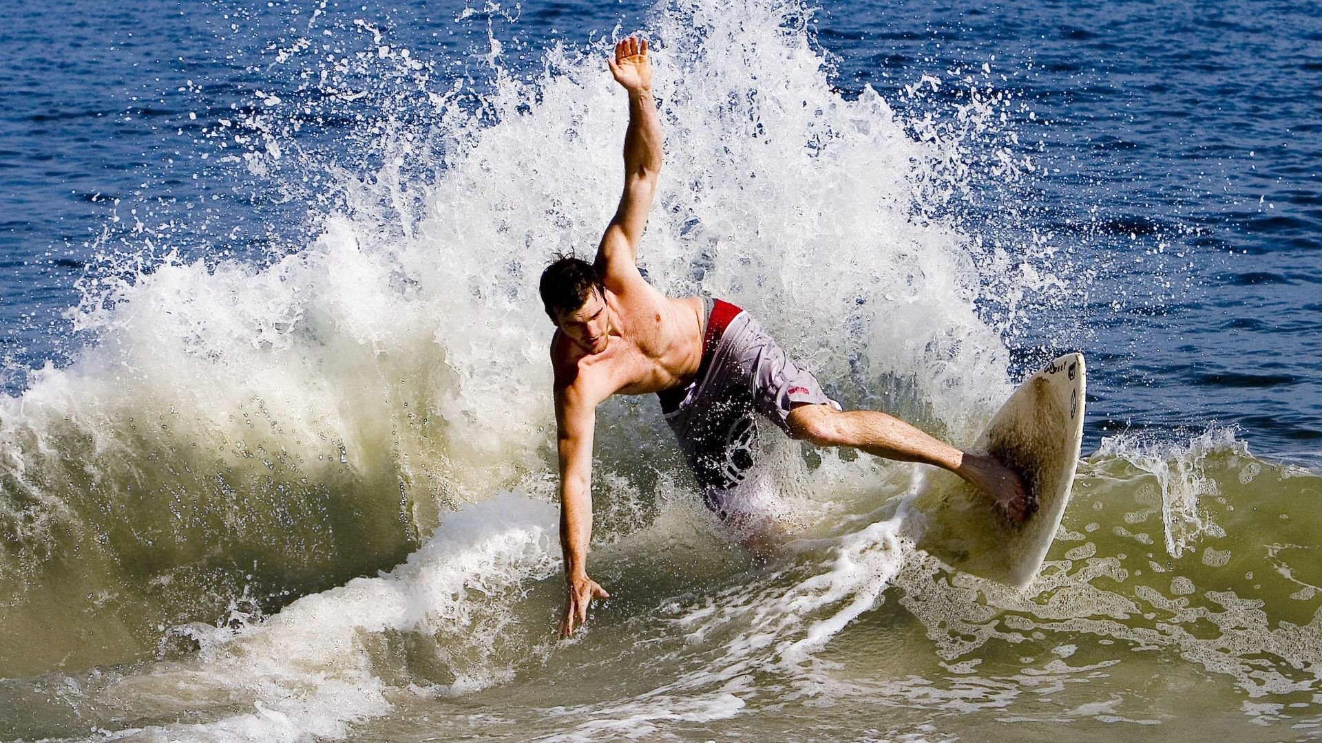 铁闸怒吼！本杰明·门迪一夫当关，威尔士强行终结尼斯的不败金身