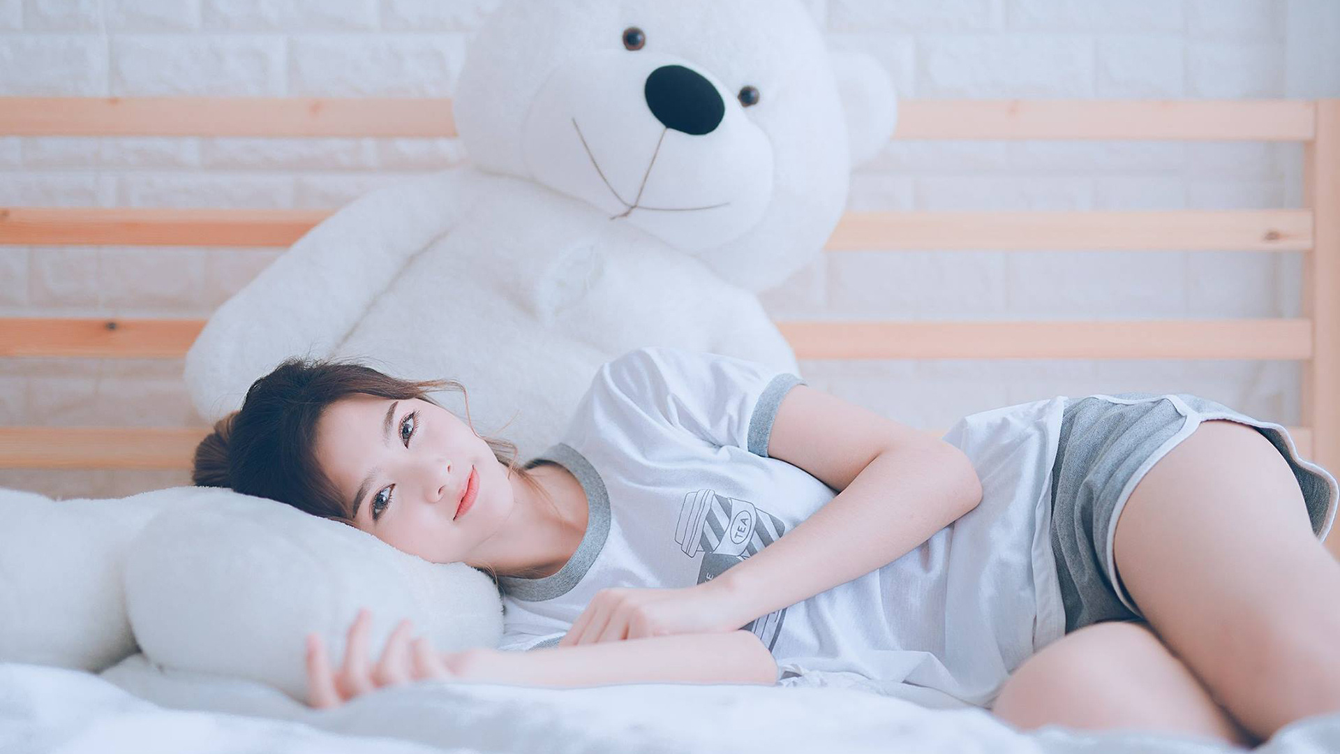 赛道与球场的交响,F1年度争冠夜,浓眉攻势如飓风